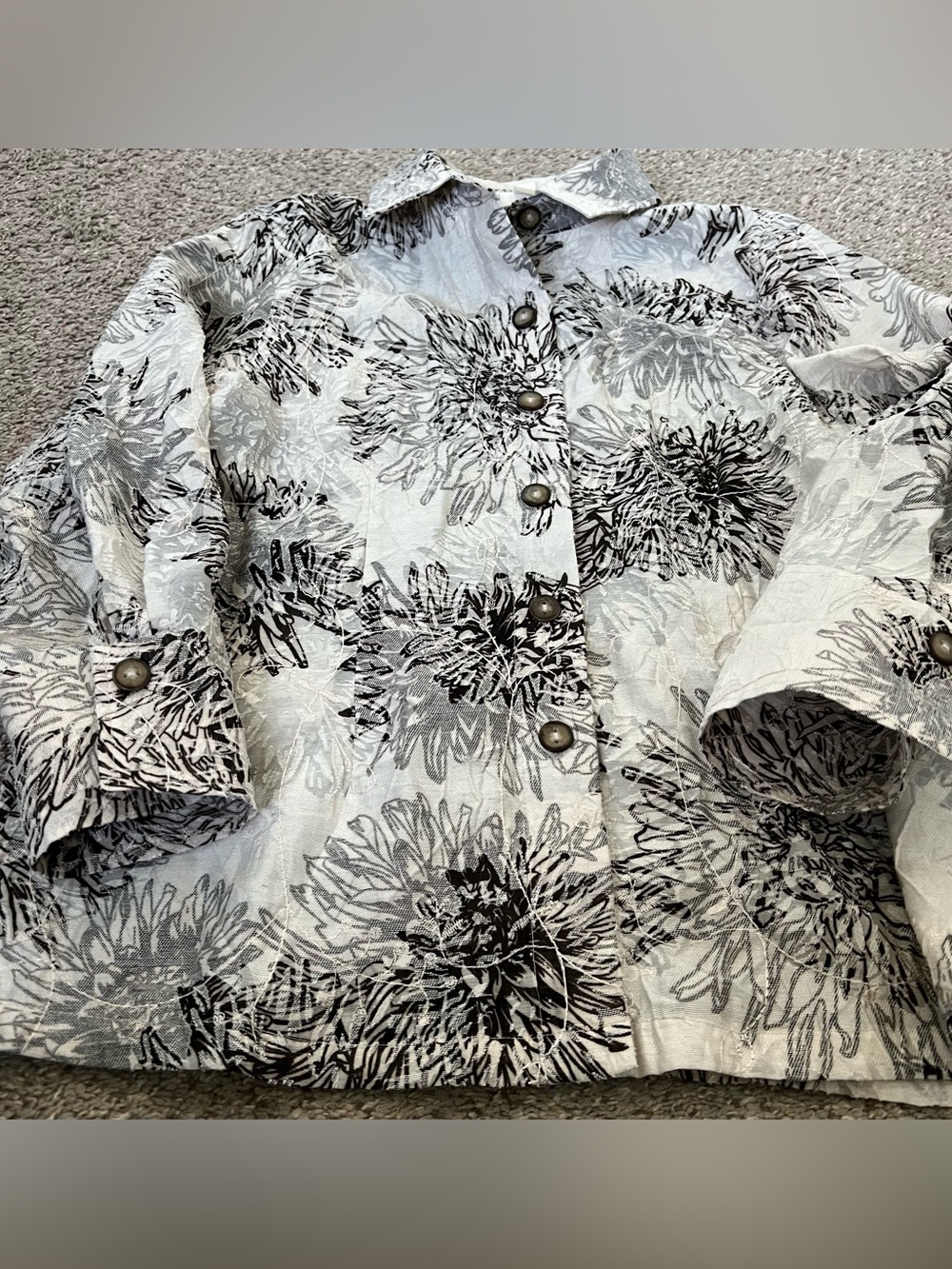Coldwater Creek Black and White Abstract Floral Top Size Large Petite